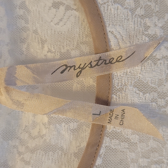 Mystery lace top - Picture 6 of 6